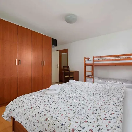 In - Istrien 51991 דירה פורץ